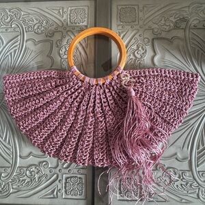 Bonita Bolso half moon Tote with Wooden Handles and Tassel made by Yvonne